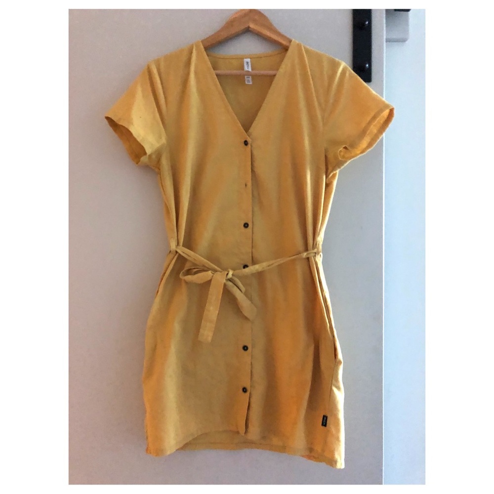 RVCA yellow button down dress with belt